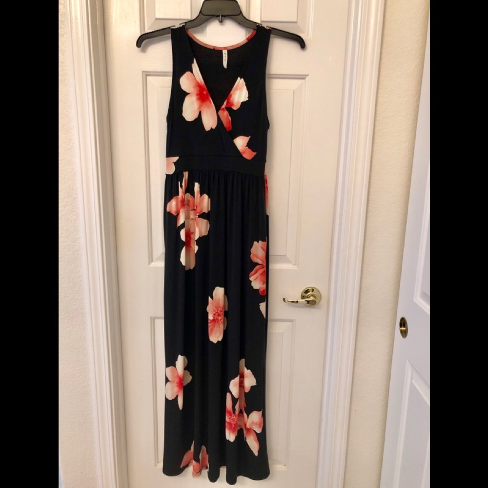 Elegant Hawaiian Floral Dress